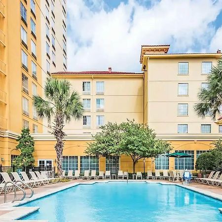 La Quinta Inn & Suites By Wyndham San Antonio Riverwalk Bagian luar foto