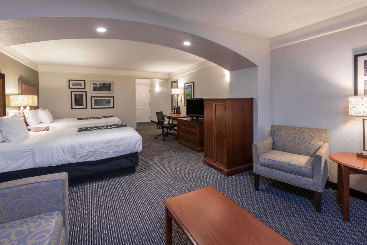 La Quinta Inn & Suites By Wyndham San Antonio Riverwalk Bagian luar foto