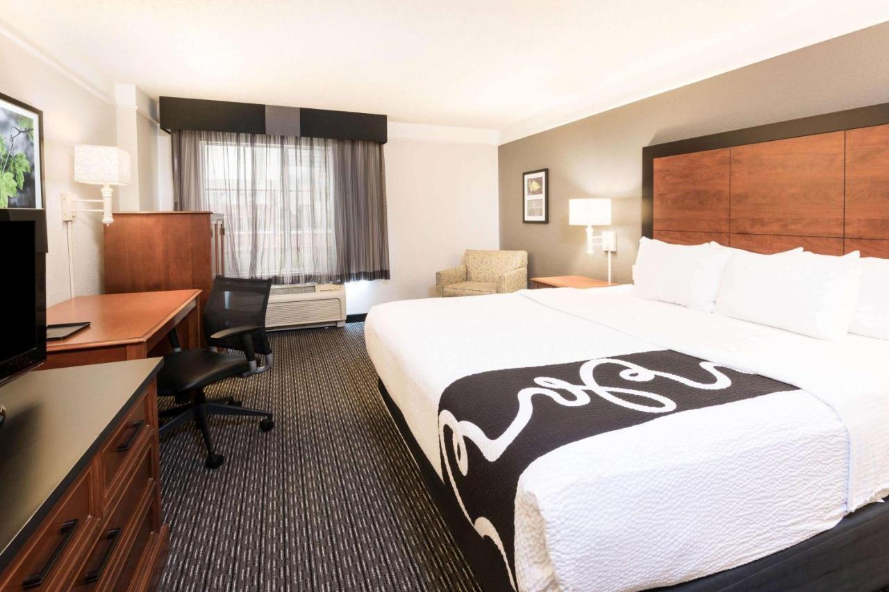 La Quinta Inn & Suites By Wyndham San Antonio Riverwalk Bagian luar foto