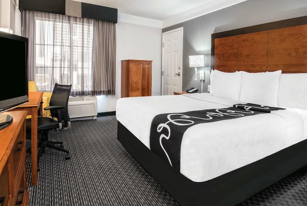 La Quinta Inn & Suites By Wyndham San Antonio Riverwalk Bagian luar foto