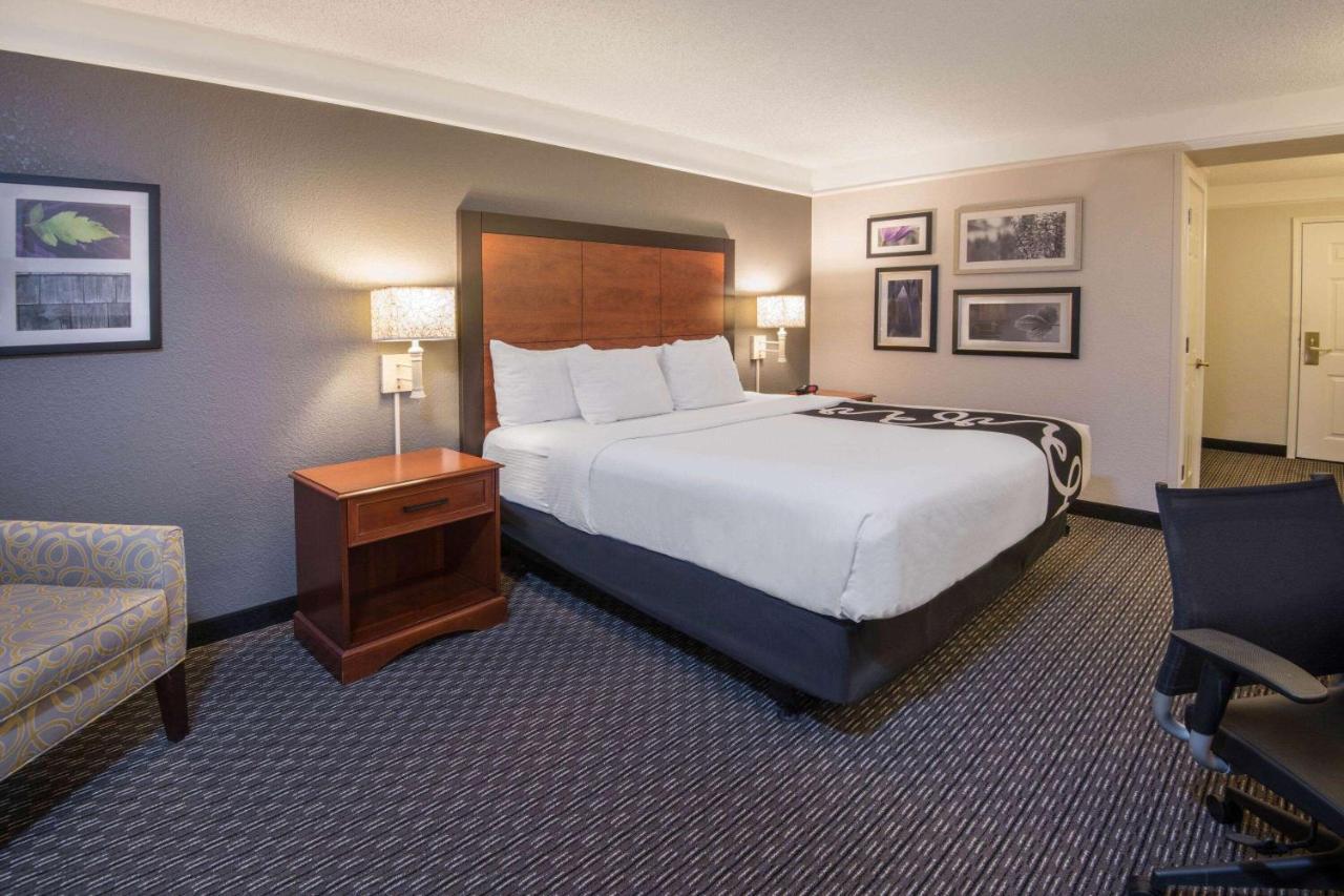 La Quinta Inn & Suites By Wyndham San Antonio Riverwalk Bagian luar foto