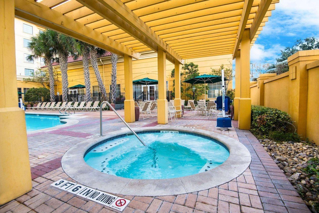 La Quinta Inn & Suites By Wyndham San Antonio Riverwalk Bagian luar foto