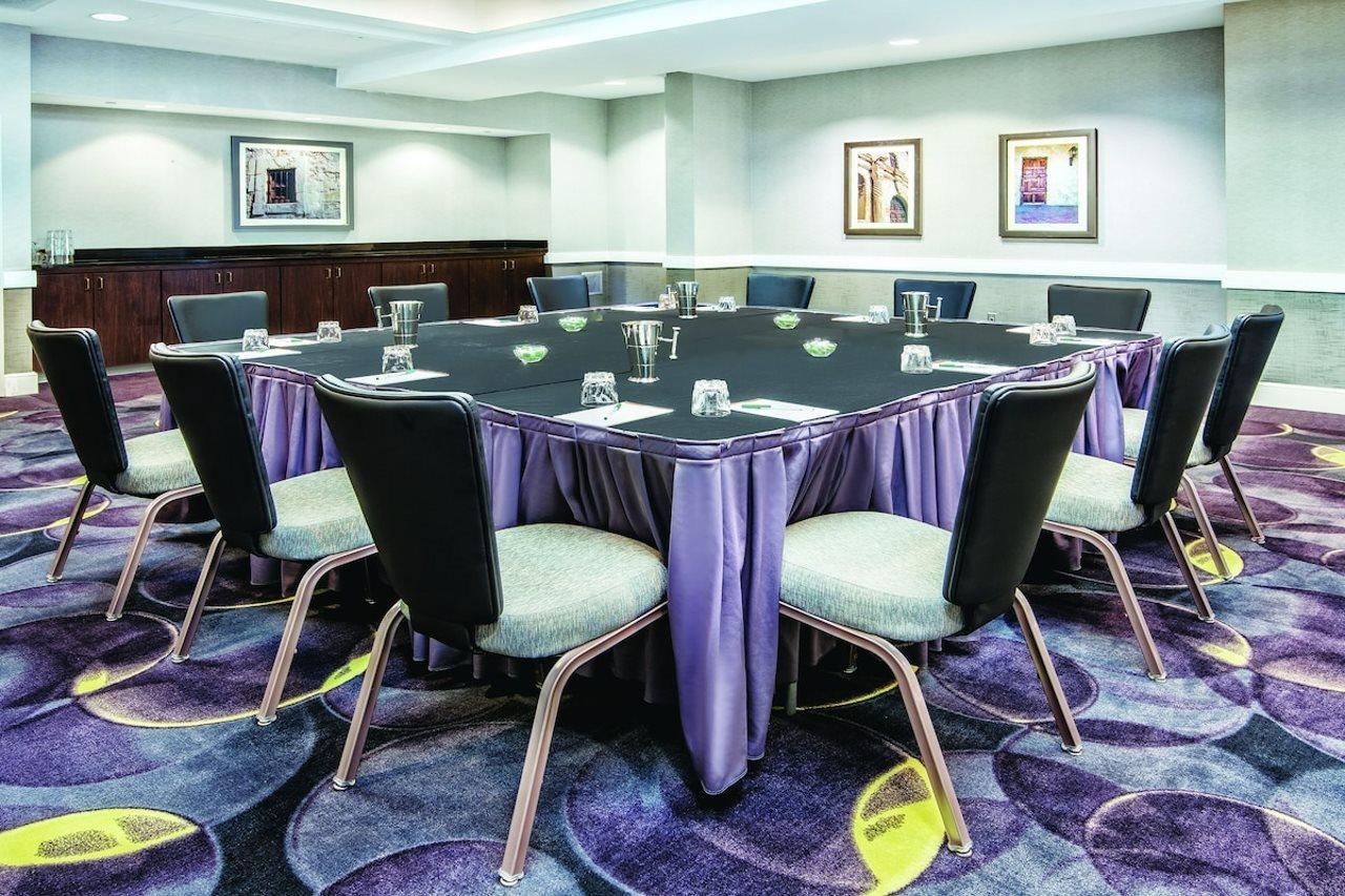 La Quinta Inn & Suites By Wyndham San Antonio Riverwalk Bagian luar foto