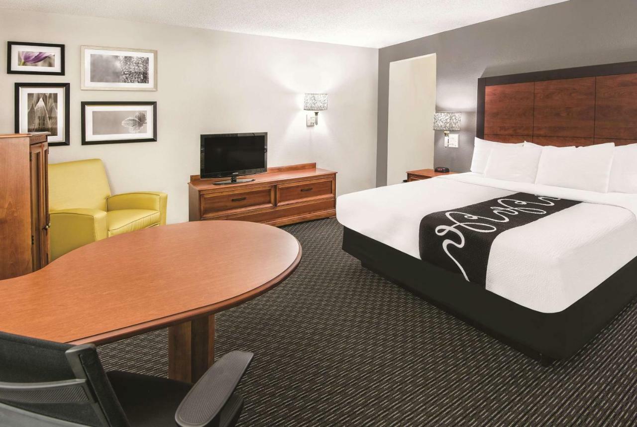 La Quinta Inn & Suites By Wyndham San Antonio Riverwalk Bagian luar foto