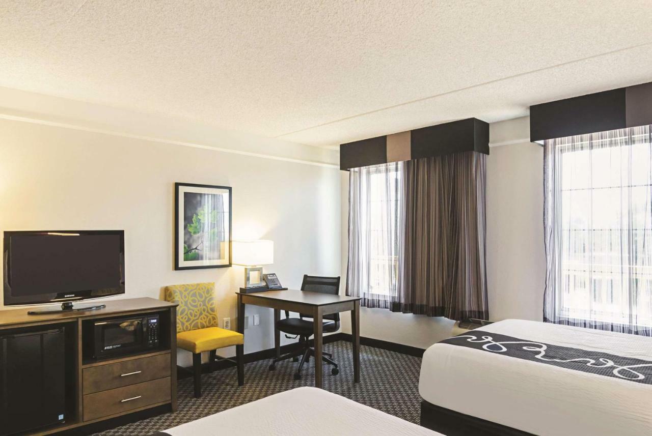 La Quinta Inn & Suites By Wyndham San Antonio Riverwalk Bagian luar foto