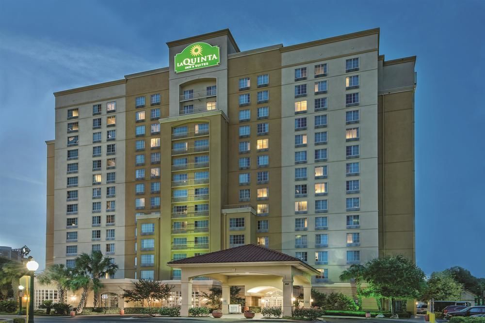 La Quinta Inn & Suites By Wyndham San Antonio Riverwalk Bagian luar foto